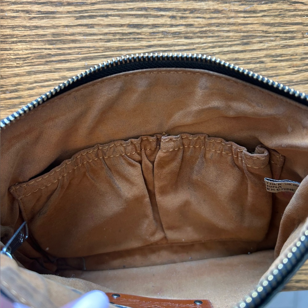 Patricia Nash Black Leather Bag with Floral Tooling Detail Zip Closure - Picture 6 of 9